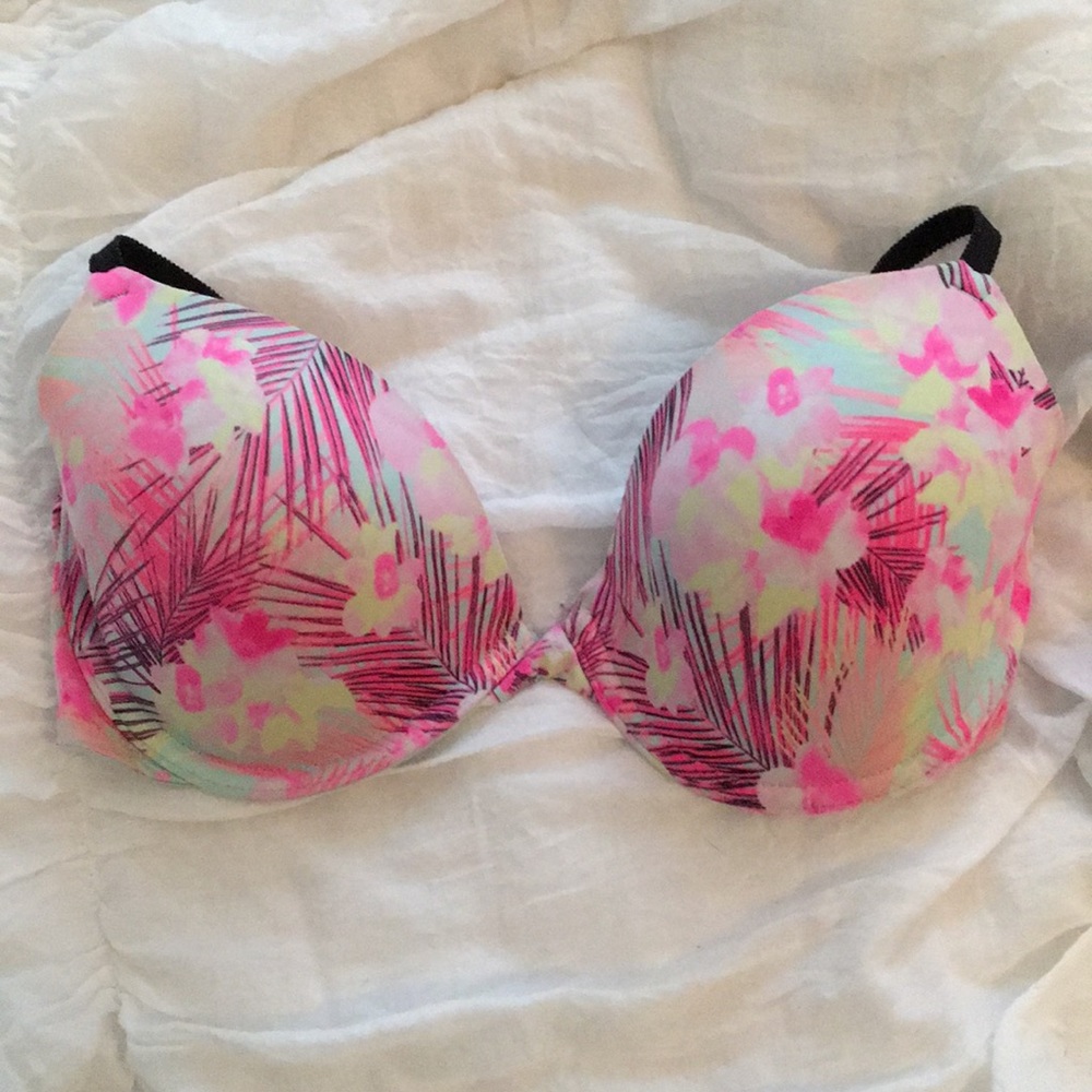 Designed tshirt bra